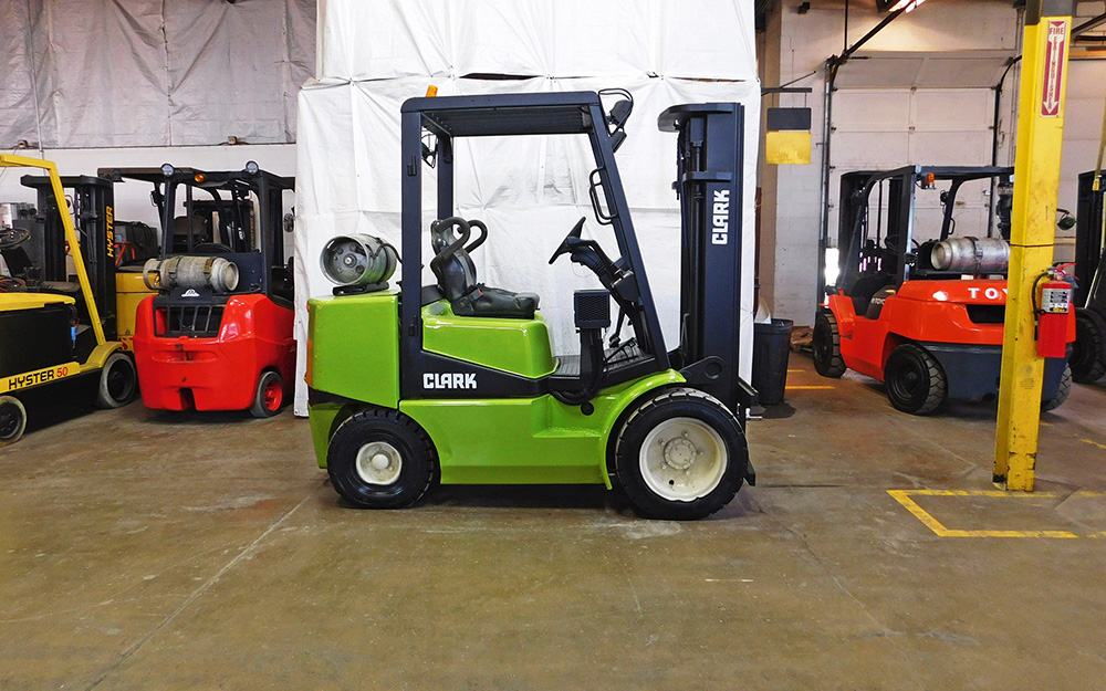  2000 Clark CGP30 Forklift on Sale in Idaho