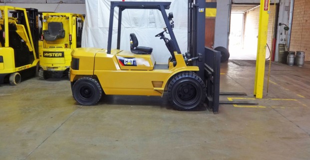 2000 Caterpillar DP45 Forklift On Sale in Idaho