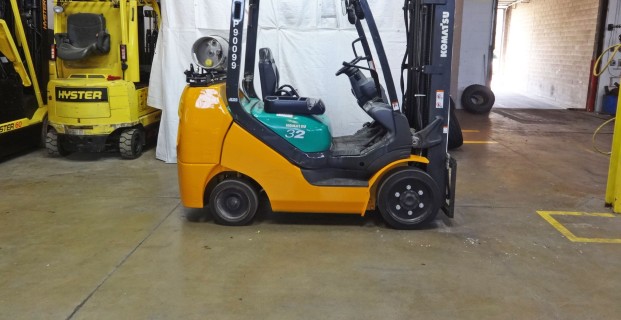 2010 Komatsu FG32SHT-16 Forklift on Sale in Idaho