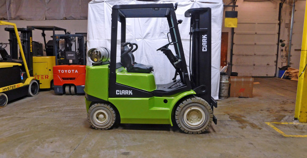 2000 Clark CGP25 Forklift on Sale in Idaho